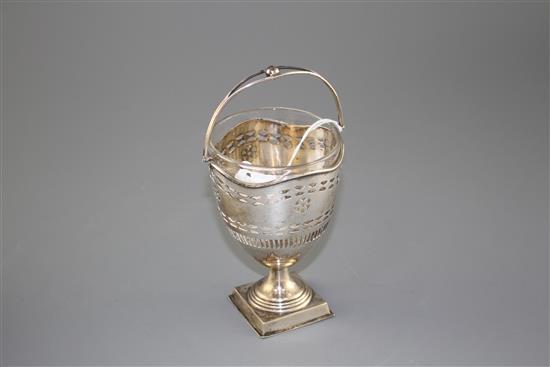 An Edwardian pierced silver sugar basket by William Aitken, Birmingham, 1908, height excluding handle,12.5cm, 4.5oz,